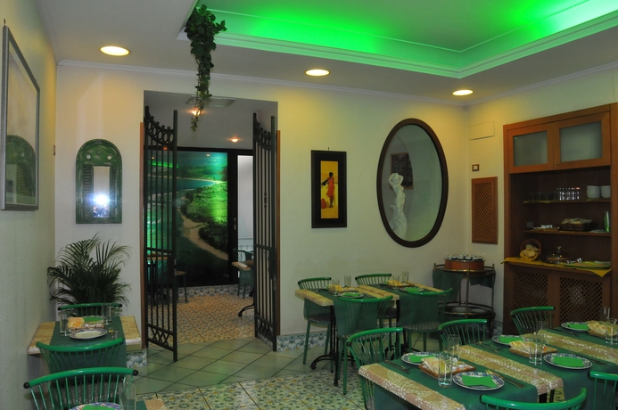 Imagen del bar/restaurante del Hotel Potenza. Foto 4