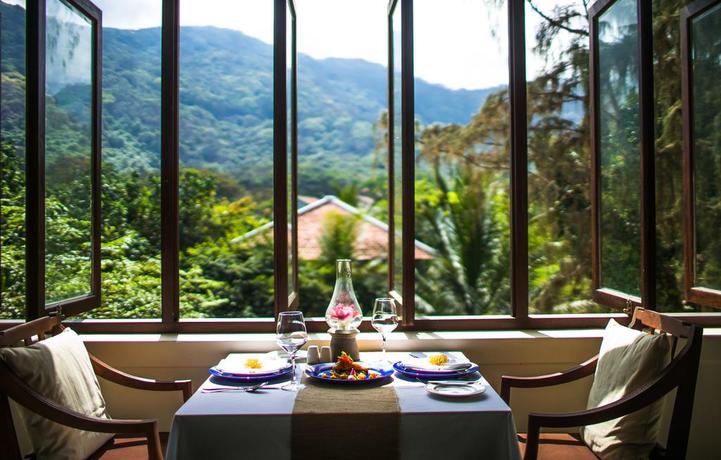 Imagen del bar/restaurante del Hotel Poulo Condor Boutique Resort and Spa. Foto 2