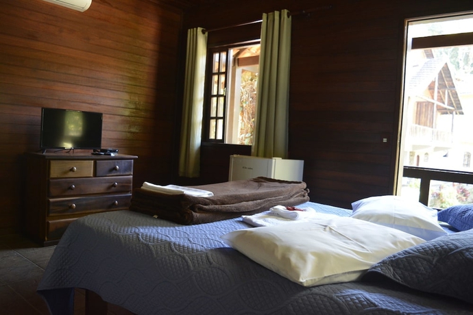 Imagen de la habitación del Hotel Pousada &Aacute;gua Cristalina. Foto 2
