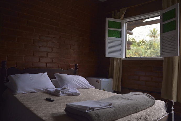 Imagen de la habitación del Hotel Pousada &Aacute;gua Cristalina. Foto 4