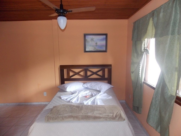 Imagen de la habitación del Hotel Pousada &Aacute;gua Cristalina. Foto 7