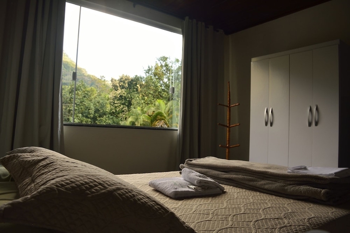 Imagen de la habitación del Hotel Pousada &Aacute;gua Cristalina. Foto 9