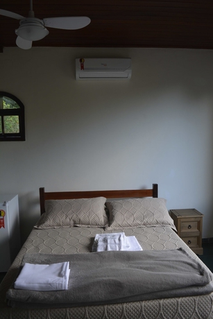 Imagen de la habitación del Hotel Pousada &Aacute;gua Cristalina. Foto 11