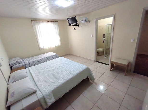 Imagen de la habitación del Hotel Pousada &Aacute;guas De Lind&oacute;ia. Foto 2