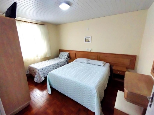 Imagen de la habitación del Hotel Pousada &Aacute;guas De Lind&oacute;ia. Foto 7