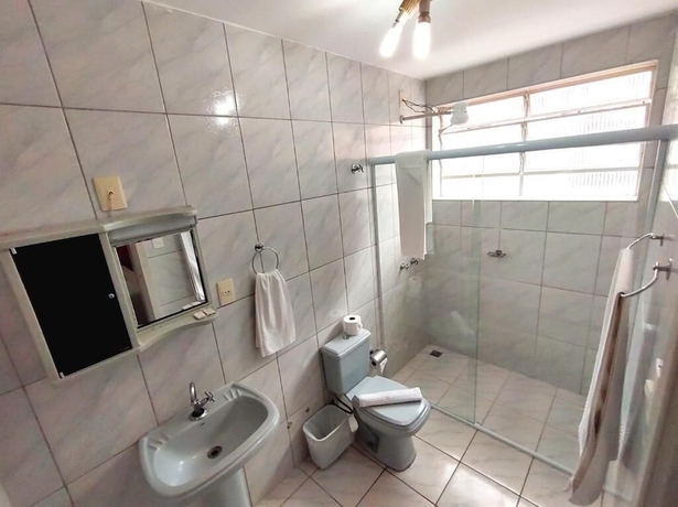 Imagen de la habitación del Hotel Pousada &Aacute;guas De Lind&oacute;ia. Foto 15