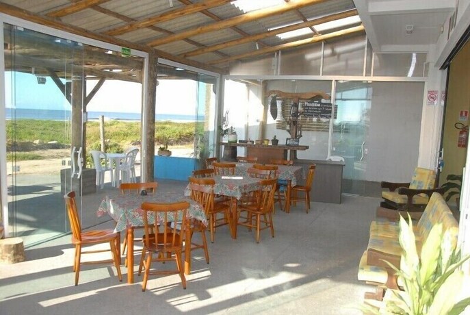 Imagen del bar/restaurante del Hotel Pousada Agua Marinha. Foto 11