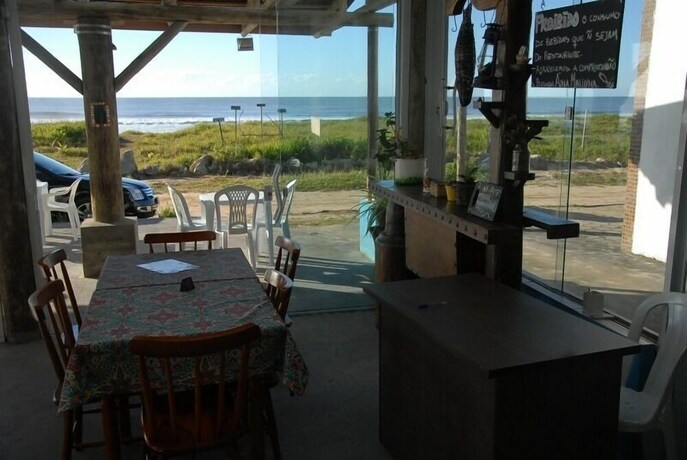 Imagen del bar/restaurante del Hotel Pousada Agua Marinha. Foto 12