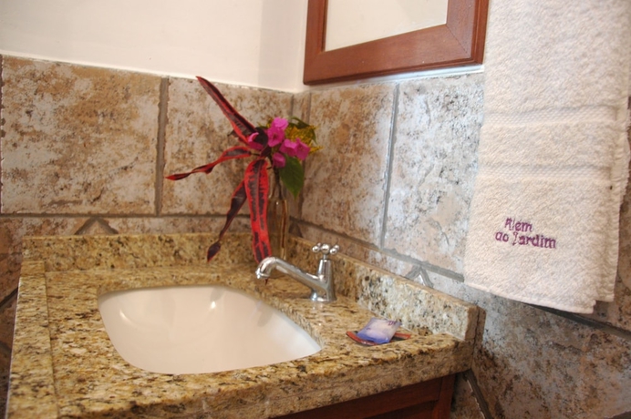 Imagen de la habitación del Hotel Pousada Al&eacute;m do Jardim. Foto 14