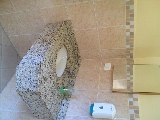 Imagen de la habitación del Hotel Pousada Alem&atilde;. Foto 22