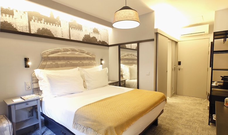 Imagen de la habitación del Hotel Pousada Alfama. Foto 13