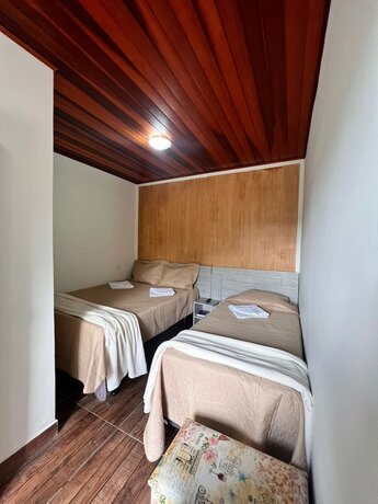 Imagen de la habitación del Hotel Pousada Arauc&aacute;ria Village. Foto 11
