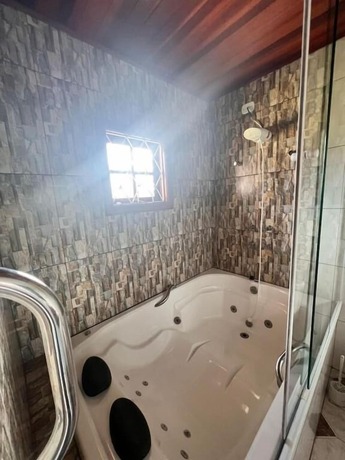 Imagen de la habitación del Hotel Pousada Arauc&aacute;ria Village. Foto 13