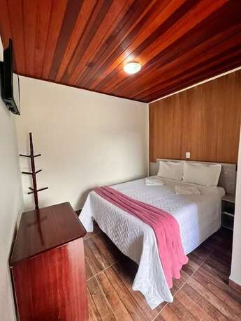 Imagen de la habitación del Hotel Pousada Arauc&aacute;ria Village. Foto 17