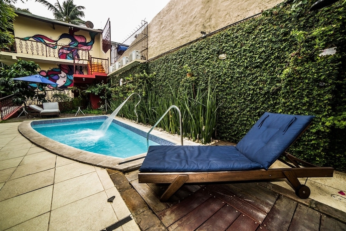 Imagen de la piscina del Hotel Pousada Baob&aacute;, OLINDA. Foto 15