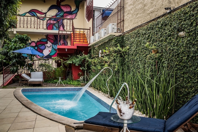 Imagen de la piscina del Hotel Pousada Baob&aacute;, OLINDA. Foto 17