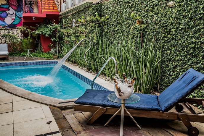 Imagen de la piscina del Hotel Pousada Baob&aacute;, OLINDA. Foto 18