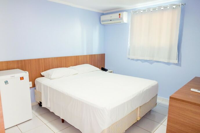 Imagen de la habitación del Hotel Pousada Boi Bumb&aacute; Tamba&uacute;. Foto 15