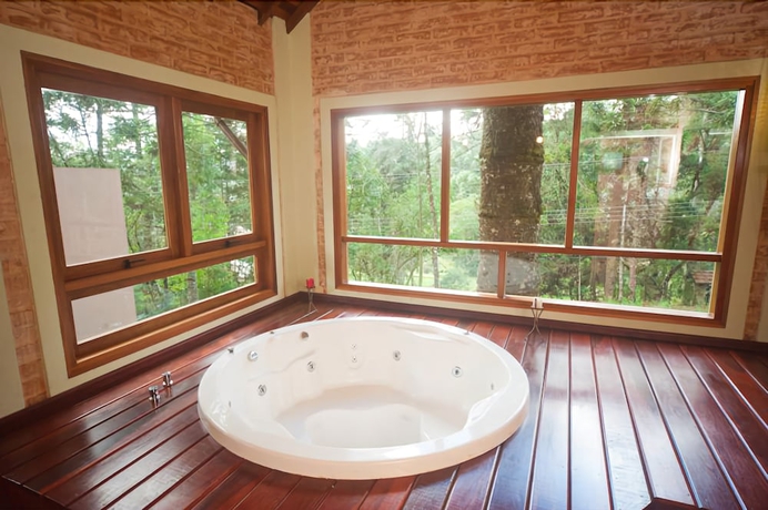 Imagen de la piscina del Hotel Pousada Bucaneve. Foto 19
