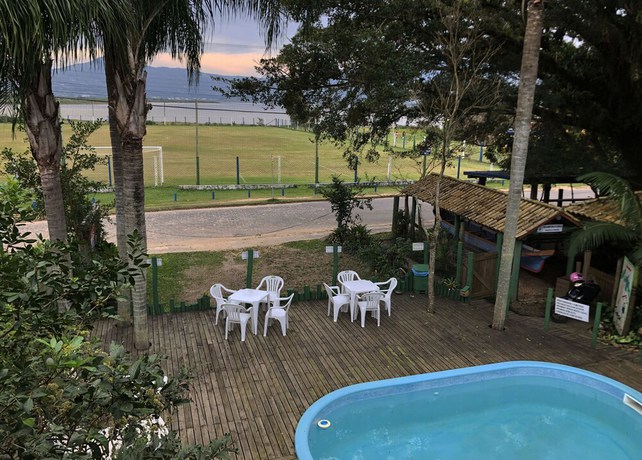 Imagen de la piscina del Hotel Pousada Canoa Azul. Foto 20