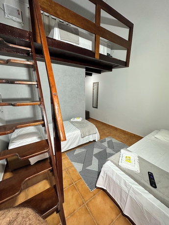 Imagen de la habitación del Hotel Pousada Canto da Montanha Guaruj&aacute;. Foto 10