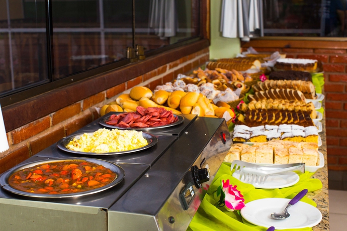 Imagen del bar/restaurante del Hotel Pousada Caroline. Foto 3