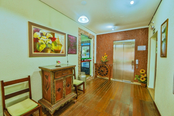 Imagen de los interiores del Hotel Pousada Caroline. Foto 11