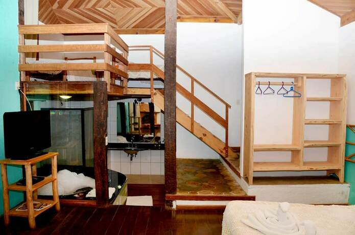 Imagen de la habitación del Hotel Pousada Chal&eacute;s Do Lago. Foto 19