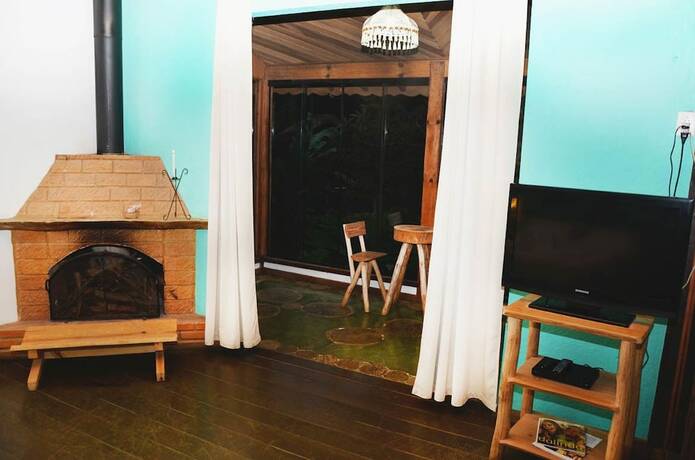 Imagen de la habitación del Hotel Pousada Chal&eacute;s Do Lago. Foto 20