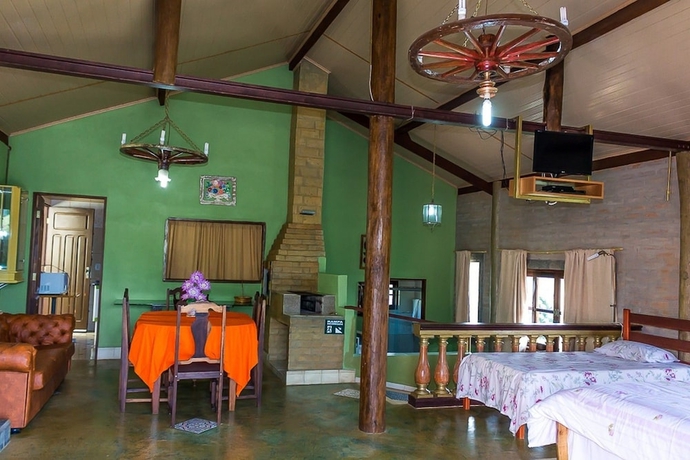 Imagen de la habitación del Hotel Pousada Chal&eacute;s S&atilde;o Francisco. Foto 11
