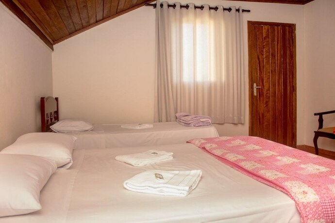 Imagen de la habitación del Hotel Pousada Chales de S&atilde;o Pedro. Foto 7