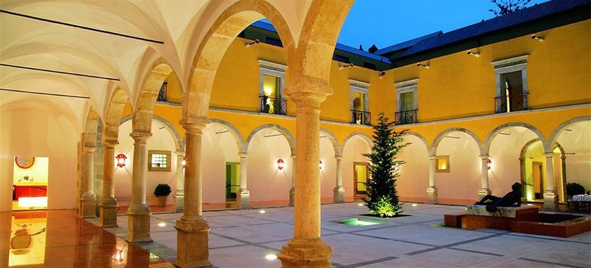 Imagen de los exteriores del Hotel Pousada Convento de Tavira. Foto 8