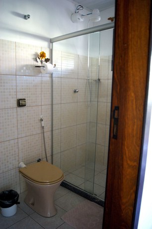 Imagen de la habitación del Hotel Pousada Costa dos Corais, Mangaratiba. Foto 13