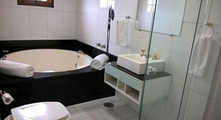 Imagen de la habitación del Hotel Pousada Das Rosas, Campos do Jordao. Foto 12
