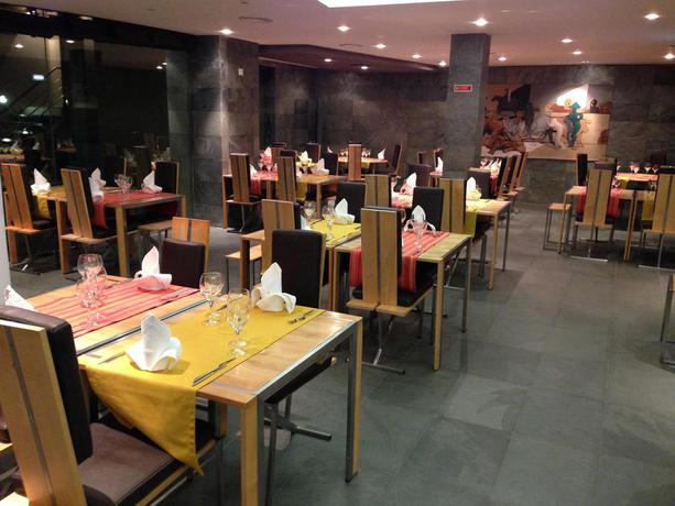 Imagen del bar/restaurante del Hotel Pousada De Angra Do Heroismo - Forte Sao Sebastiao. Foto 2