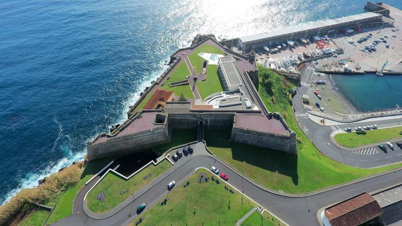 Imagen de los exteriores del Hotel Pousada De Angra Do Heroismo - Forte Sao Sebastiao. Foto 9