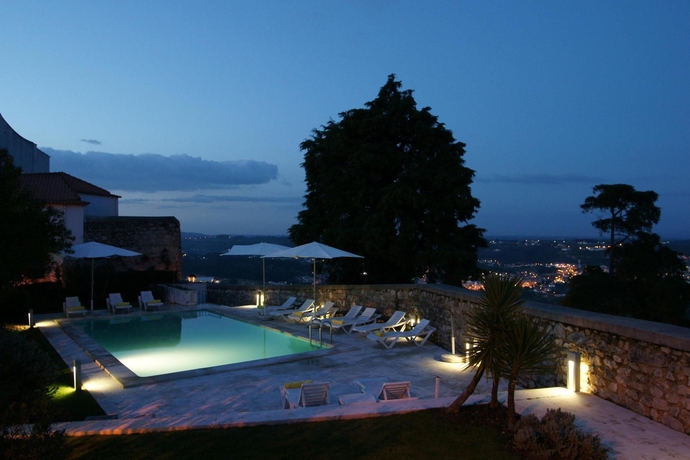 Imagen de la piscina del Hotel Pousada De Ourém - Charming Hotel. Foto 14