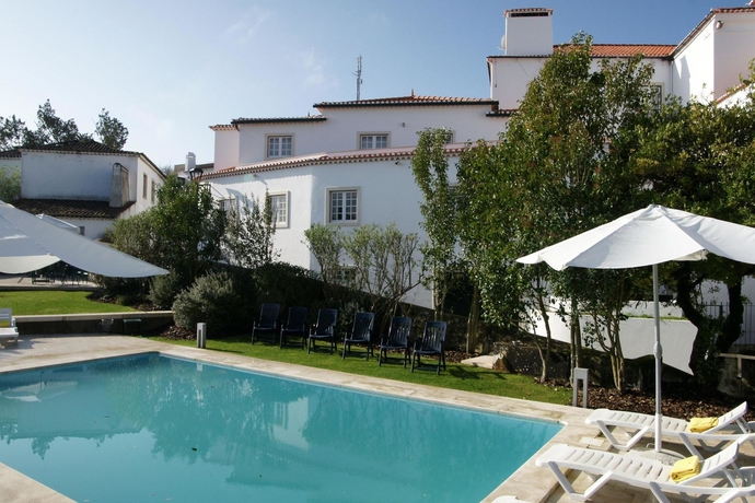 Imagen de la piscina del Hotel Pousada De Ourém - Charming Hotel. Foto 15