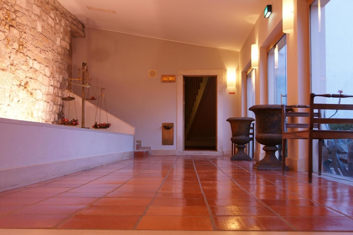 Imagen de los interiores del Hotel Pousada De Ourém - Charming Hotel. Foto 12