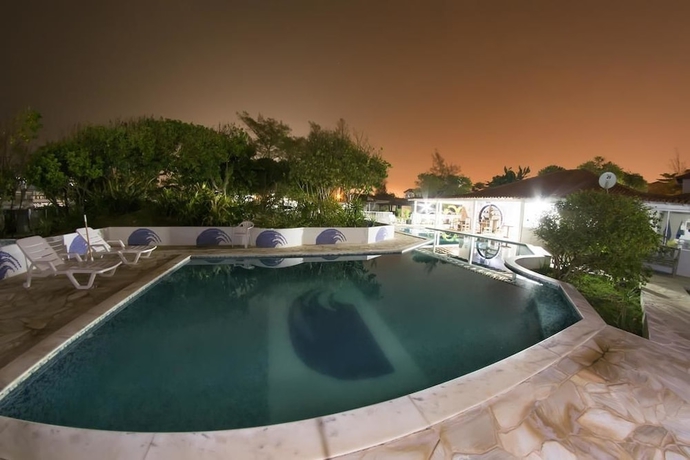 Imagen de la piscina del Hotel Pousada Deck De B&uacute;zios. Foto 13