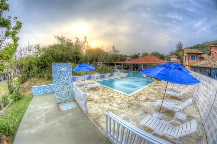 Imagen de la piscina del Hotel Pousada Deck De B&uacute;zios. Foto 14