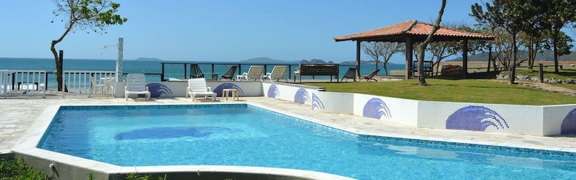 Imagen de la piscina del Hotel Pousada Deck De B&uacute;zios. Foto 17