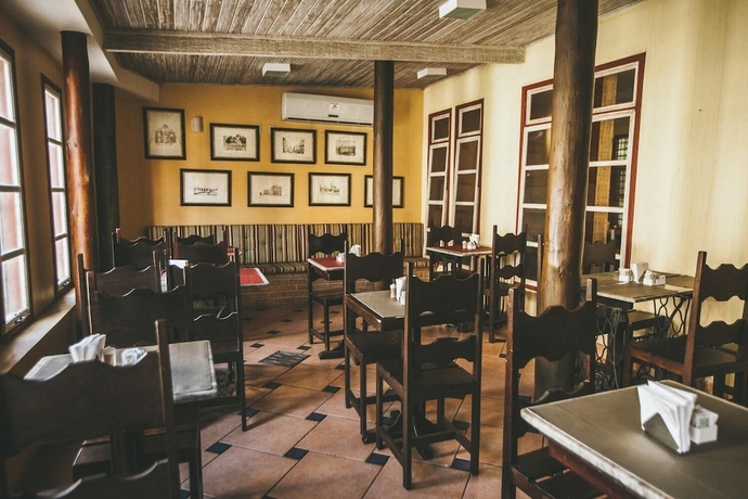 Imagen del bar/restaurante del Hotel Pousada Del Rey, Maca&eacute;. Foto 3