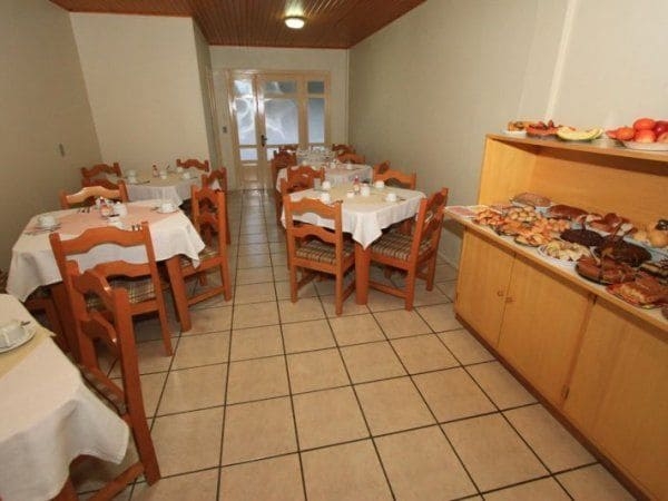 Imagen del bar/restaurante del Hotel Pousada Encantos De Gramado. Foto 3