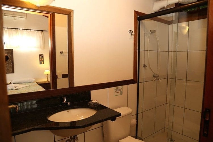 Imagen de la habitación del Hotel Pousada Enseada Dos B&uacute;zios. Foto 11