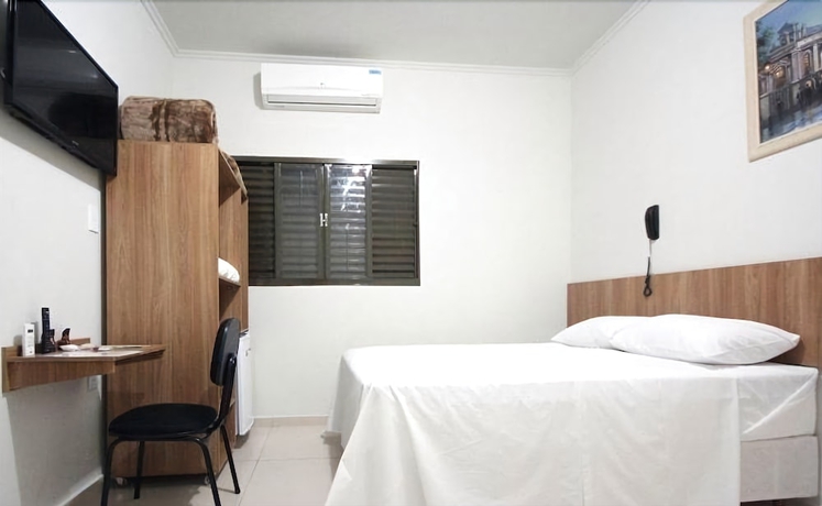 Imagen de la habitación del Hotel Pousada Esmeralda Olimpia. Foto 12