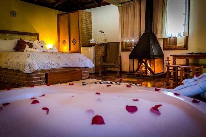 Imagen de la habitación del Hotel Pousada Espelho D&Aacute;gua. Foto 6