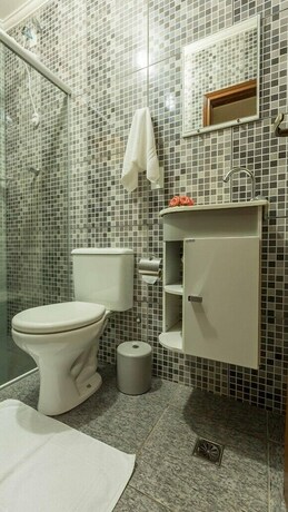 Imagen de la habitación del Hotel Pousada F7. Foto 21
