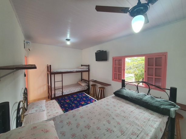Imagen de la habitación del Hotel Pousada Gaivotas De Maranduba. Foto 17