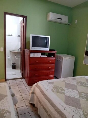 Imagen de la habitación del Hotel Pousada Girassol, R&iacute;o das Ostras. Foto 21